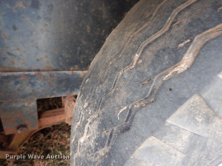 image for item DJ8579 2006 Bonanza livestock trailer