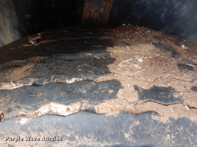 image for item DJ8579 2006 Bonanza livestock trailer