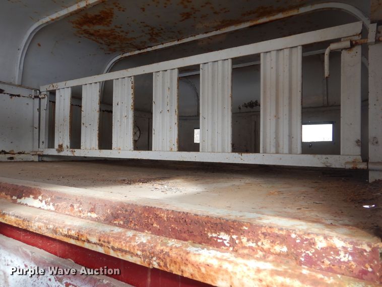 image for item DJ8579 2006 Bonanza livestock trailer