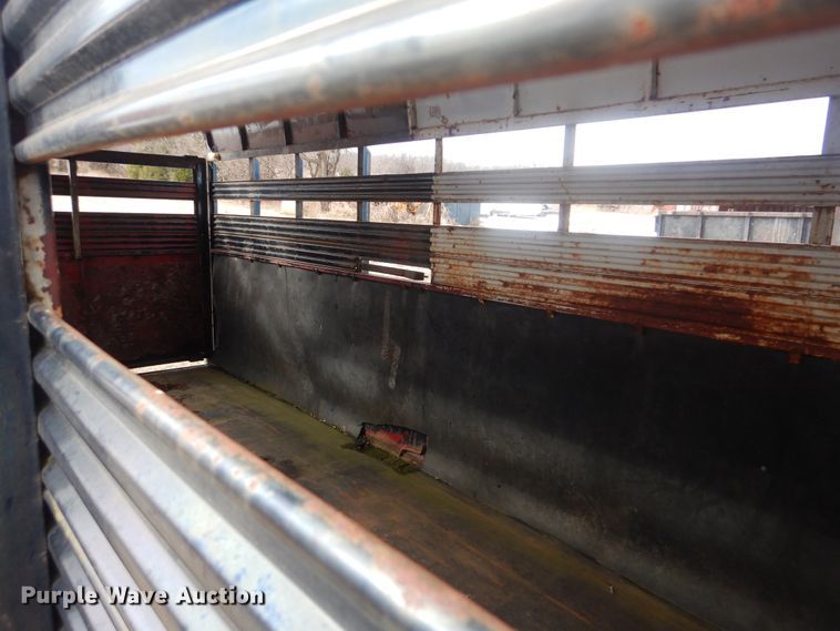 image for item DJ8579 2006 Bonanza livestock trailer