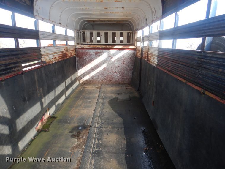 image for item DJ8579 2006 Bonanza livestock trailer