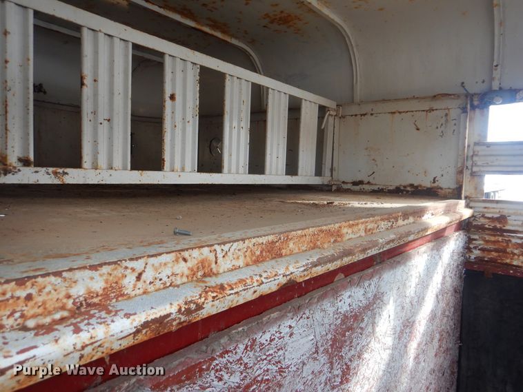 image for item DJ8579 2006 Bonanza livestock trailer