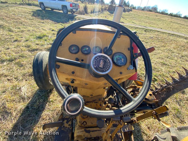 image for item EL9622 Massey-Ferguson 235  tractor