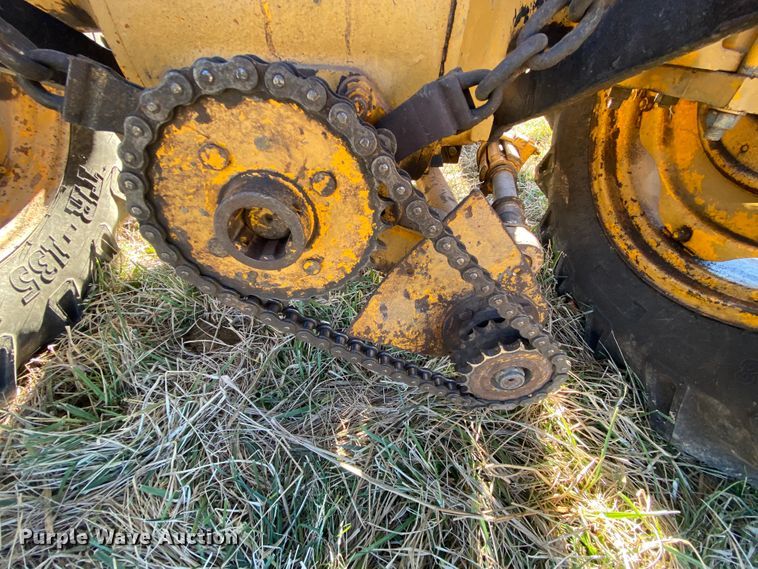 image for item EL9622 Massey-Ferguson 235  tractor