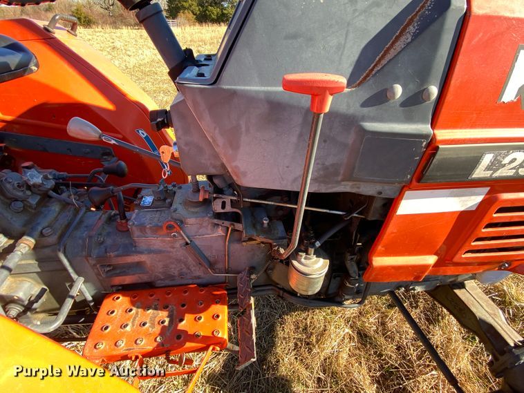 image for item EL9624 Kubota L2500  MFWD tractor