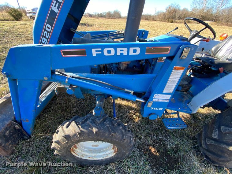 image for item EL9625 1992 Ford 1920  tractor