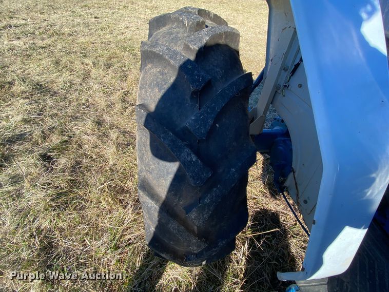 image for item EL9625 1992 Ford 1920  tractor