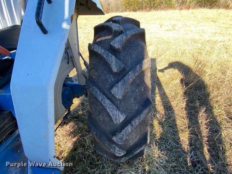 image for item EL9625 1992 Ford 1920  tractor