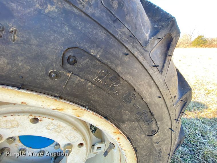 image for item EL9625 1992 Ford 1920  tractor