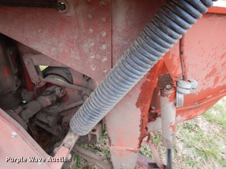 New Holland Discbine 415 windrower in Cherryvale, KS | Item GK9646 sold |  Purple Wave