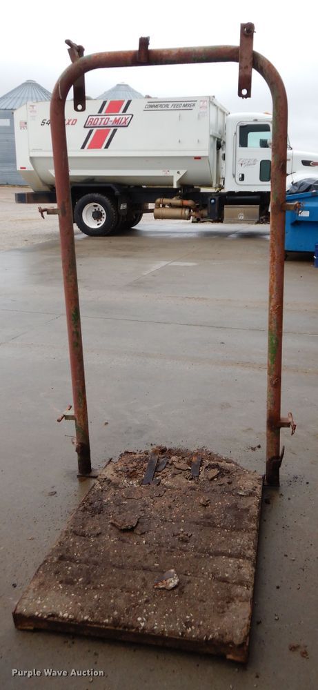 image for item GK9651 Round pen and alley