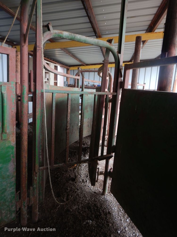 image for item GK9651 Round pen and alley