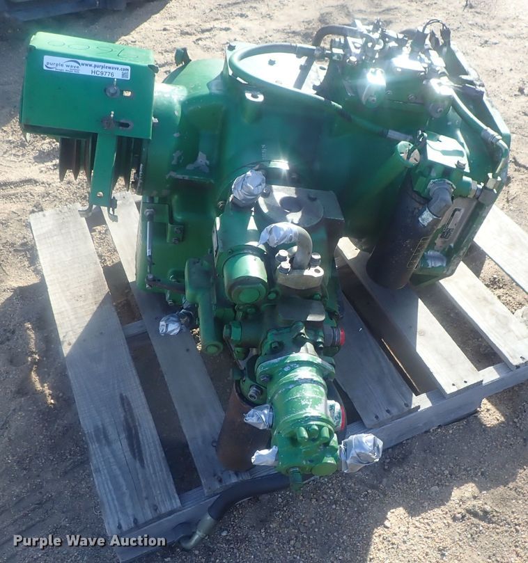 image for item HC9776 John Deere 9600 engine gearcase assembly