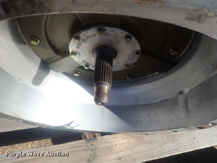 image for item HC9776 John Deere 9600 engine gearcase assembly