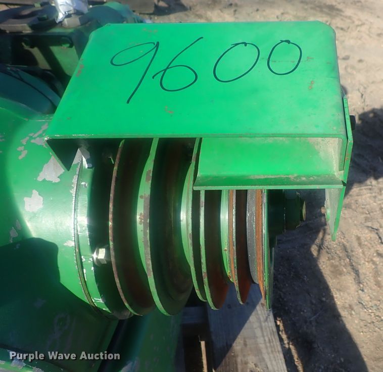 image for item HC9776 John Deere 9600 engine gearcase assembly