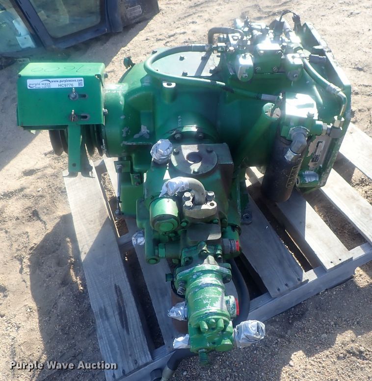 image for item HC9776 John Deere 9600 engine gearcase assembly