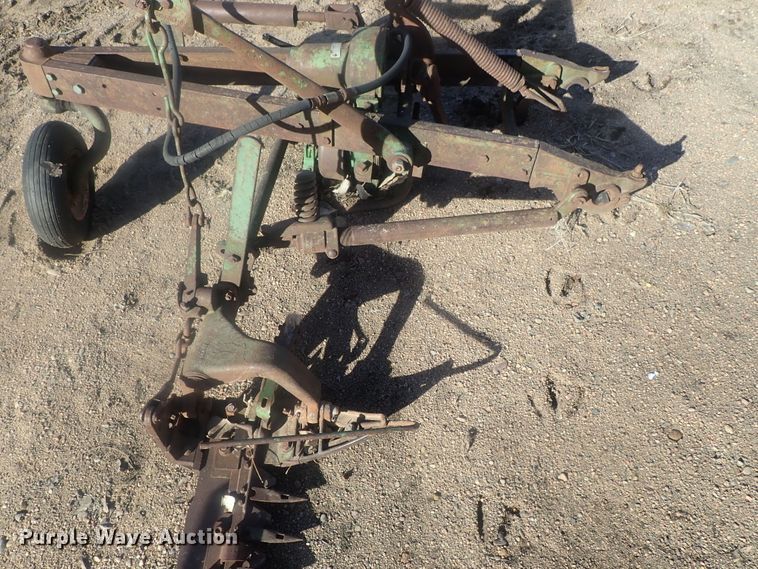 image for item HC9786 John Deere 8 sickle mower