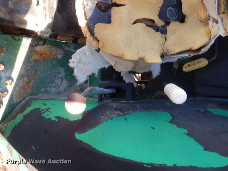 image for item HG9756 1996 John Deere 5500  tractor