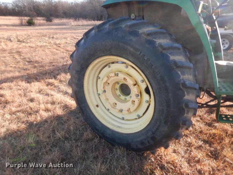 image for item HG9756 1996 John Deere 5500  tractor