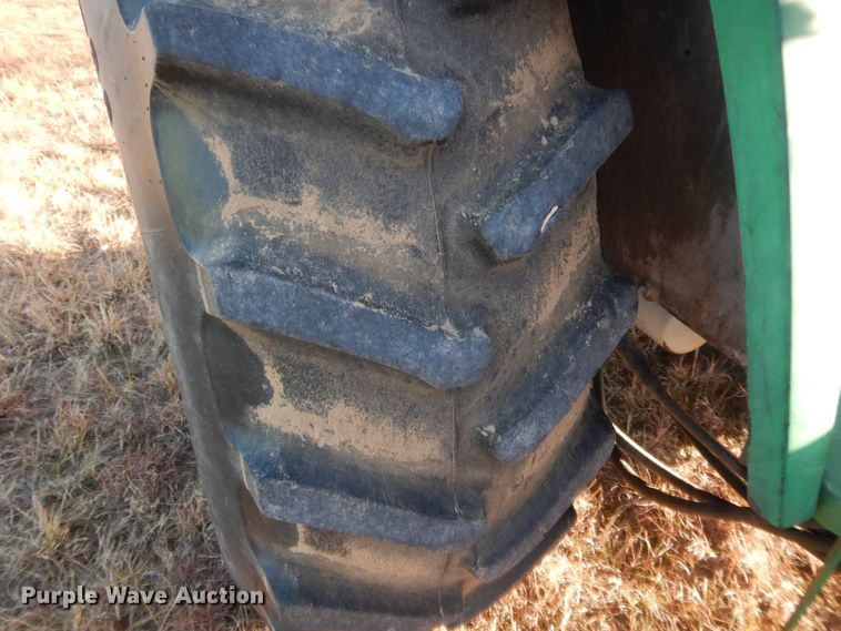 image for item HG9756 1996 John Deere 5500  tractor