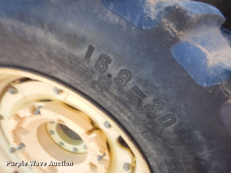 image for item HG9756 1996 John Deere 5500  tractor