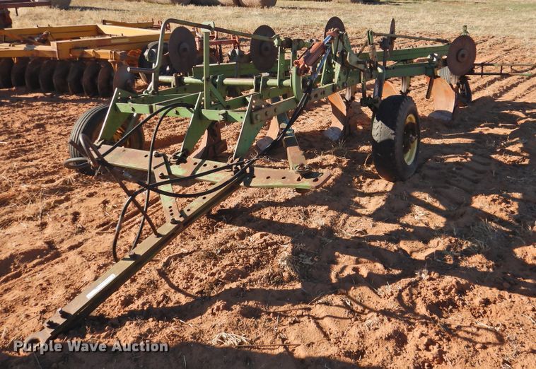 image for item HU9721 John Deere five bottom plow