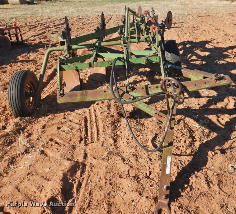 image for item HU9721 John Deere five bottom plow