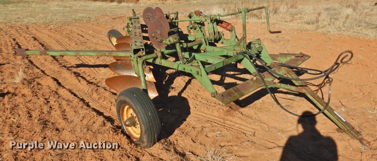 image for item HU9721 John Deere five bottom plow