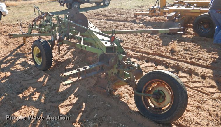 image for item HU9721 John Deere five bottom plow
