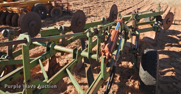 image for item HU9721 John Deere five bottom plow