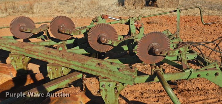 image for item HU9721 John Deere five bottom plow
