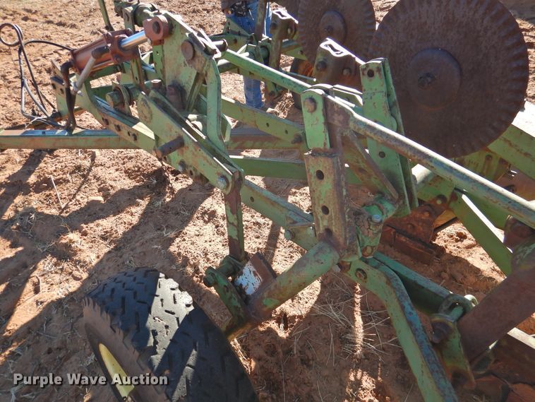 image for item HU9721 John Deere five bottom plow