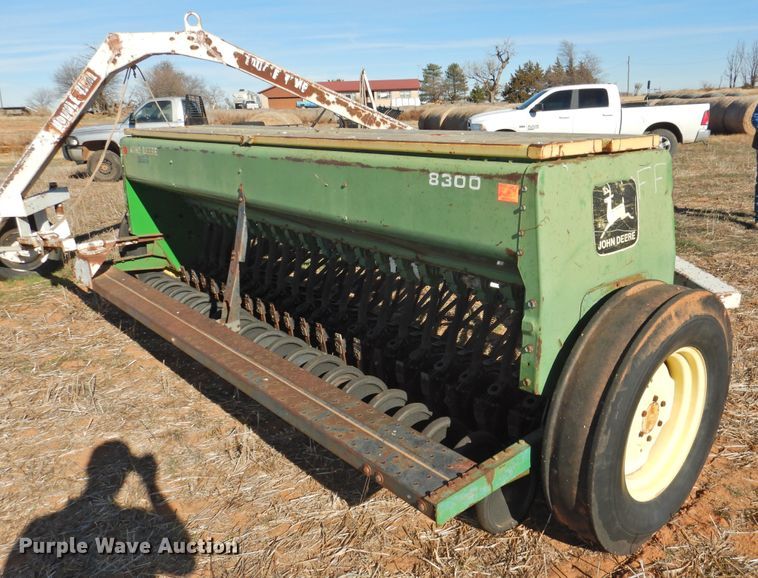 image for item HU9724 (2) John Deere 8300 grain drills