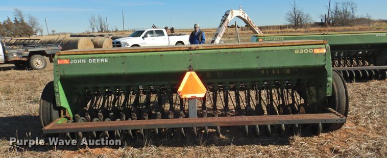 image for item HU9724 (2) John Deere 8300 grain drills