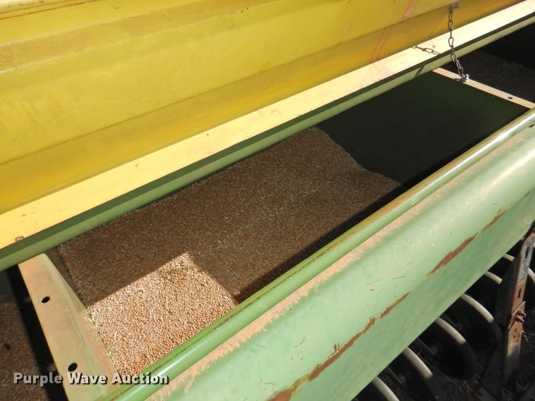 image for item HU9724 (2) John Deere 8300 grain drills