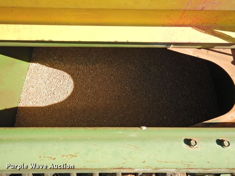 image for item HU9724 (2) John Deere 8300 grain drills