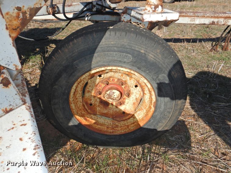 image for item HU9724 (2) John Deere 8300 grain drills