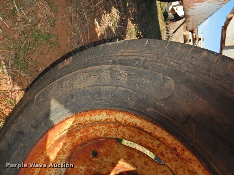 image for item HU9724 (2) John Deere 8300 grain drills