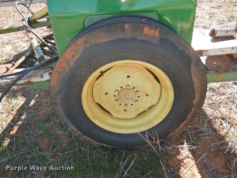 image for item HU9724 (2) John Deere 8300 grain drills