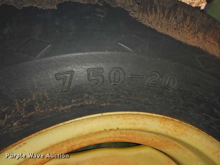 image for item HU9724 (2) John Deere 8300 grain drills