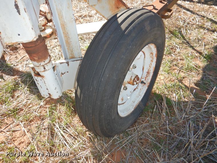 image for item HU9724 (2) John Deere 8300 grain drills