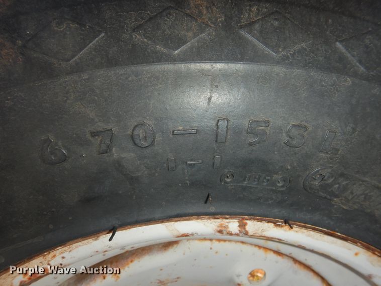 image for item HU9724 (2) John Deere 8300 grain drills