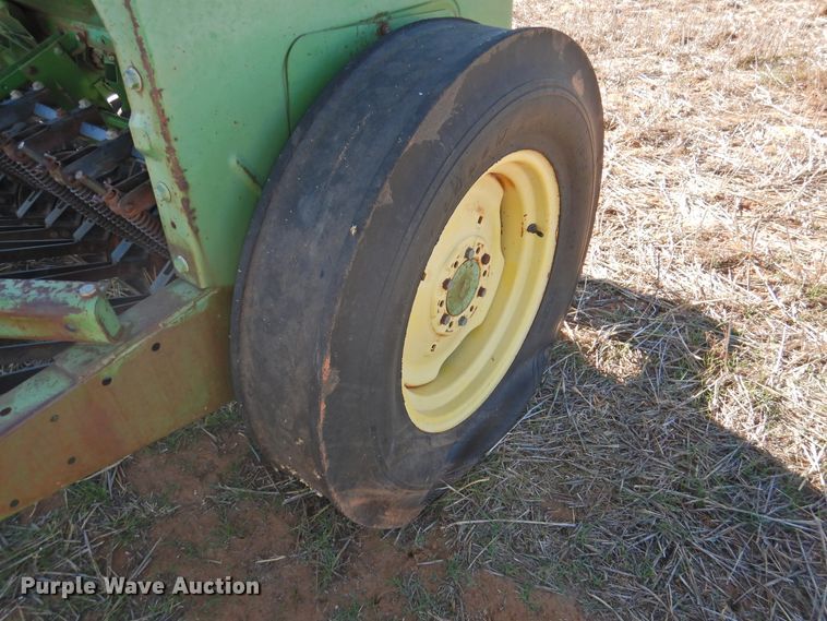 image for item HU9724 (2) John Deere 8300 grain drills