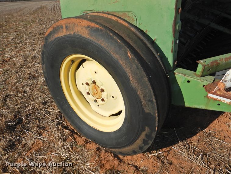 image for item HU9724 (2) John Deere 8300 grain drills