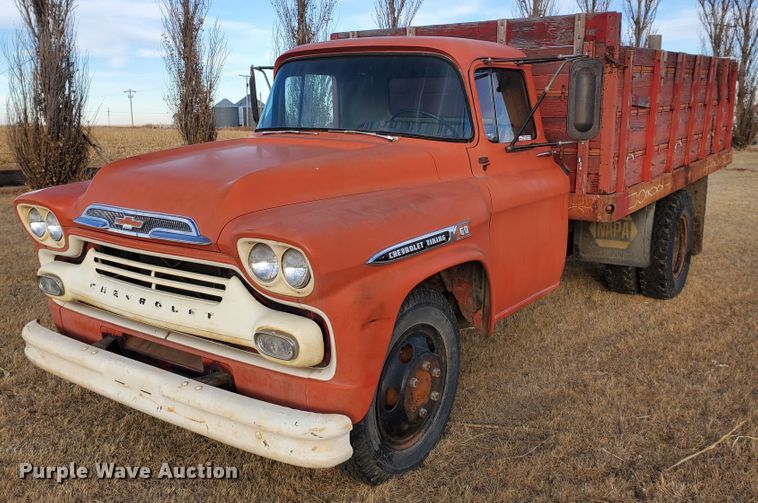 image for item HW9535 1959 Chevrolet Viking 60  grain truck