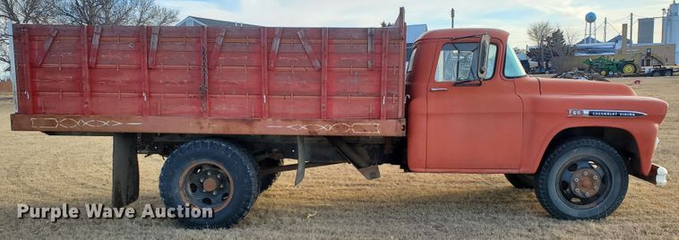 image for item HW9535 1959 Chevrolet Viking 60  grain truck