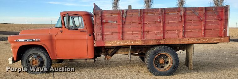image for item HW9535 1959 Chevrolet Viking 60  grain truck
