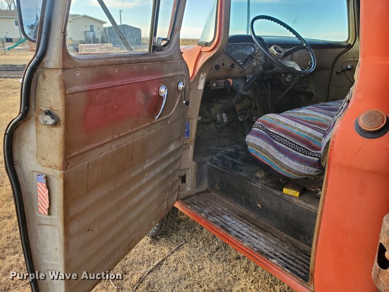 image for item HW9535 1959 Chevrolet Viking 60  grain truck