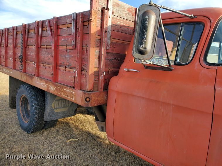 image for item HW9535 1959 Chevrolet Viking 60  grain truck