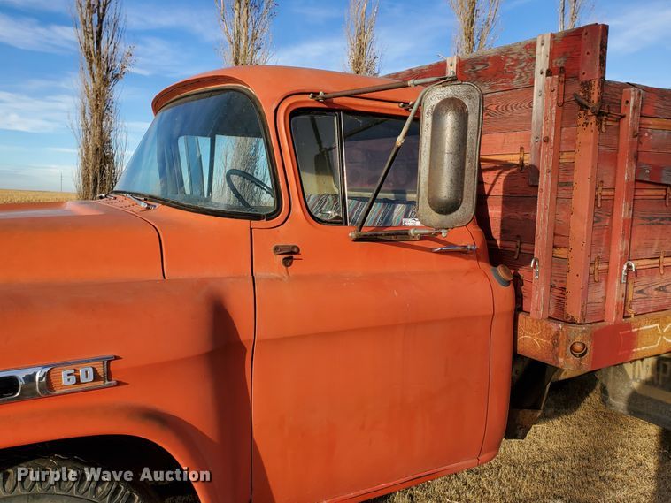 image for item HW9535 1959 Chevrolet Viking 60  grain truck